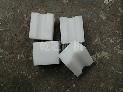 簡述MC尼龍制作天輪襯塊有哪些優(yōu)點(diǎn)？
